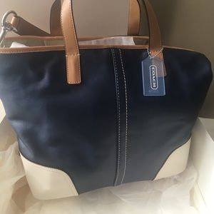 HADLEY LEATHER DUFFLE COACH BAG